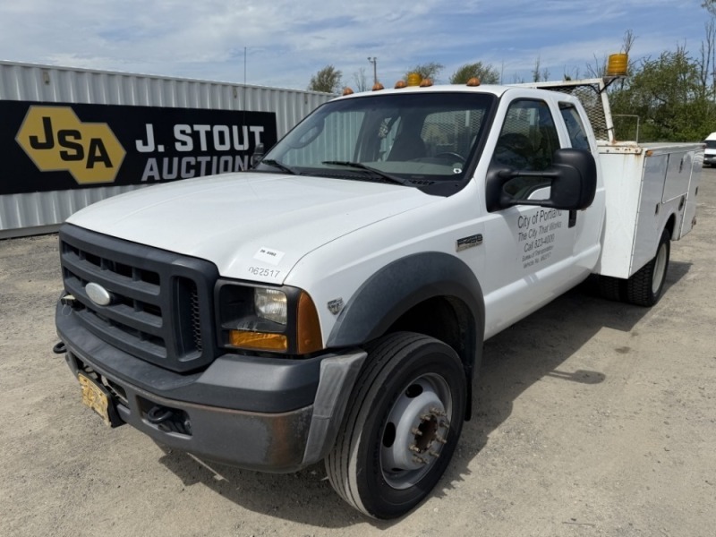 2006 Ford F450 XL SD Extra Cab Utility Truck