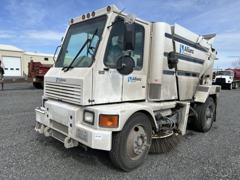 2007 Allianz Johnston 4000 Sweeper Truck