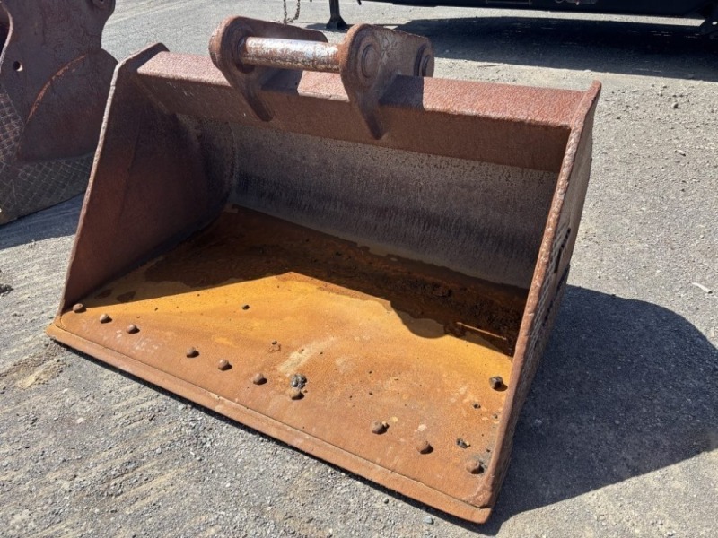 72" Muck Bucket