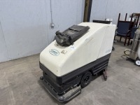 Tennant 465 Floor Scrubber