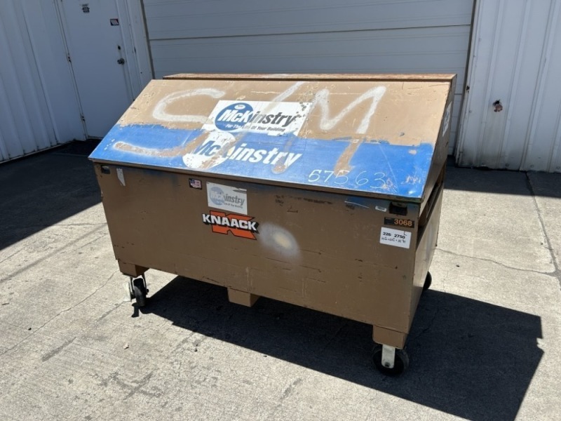 Knaack Portable Slope Lid Jobsite Box