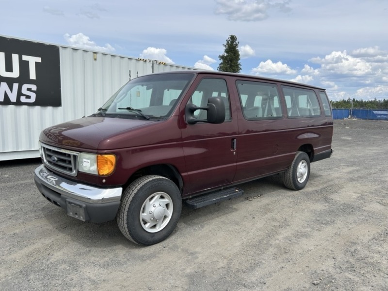 2005 Ford E350 XLT SD Passenger Van