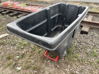 Rubbermaid Tilt Dumper Utility Cart