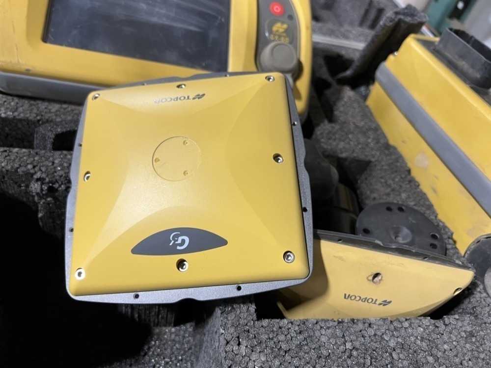 Topcon Grade Control Center | J. Stout Auction