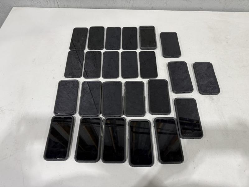 Apple iPhones, Qty. 24