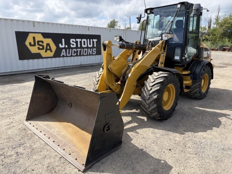 2016 Caterpillar 908M Compact Wheel Loader