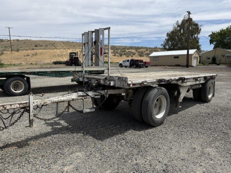 T/A Flatbed Pup Trailer