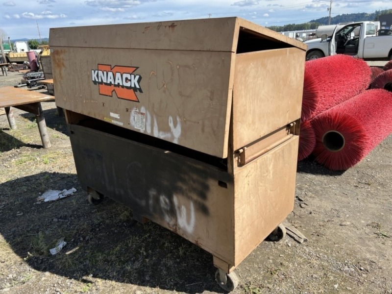 Knaack Portable Jobsite Box
