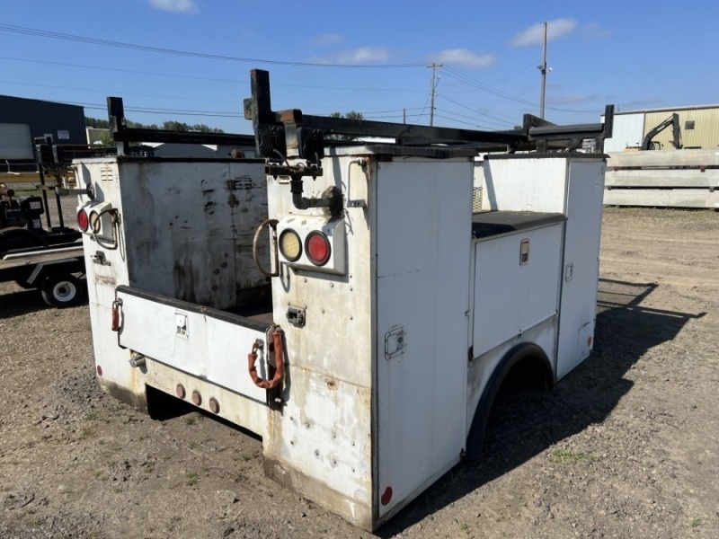 Dakota 108-SB Utility Body w/Ladder Rack