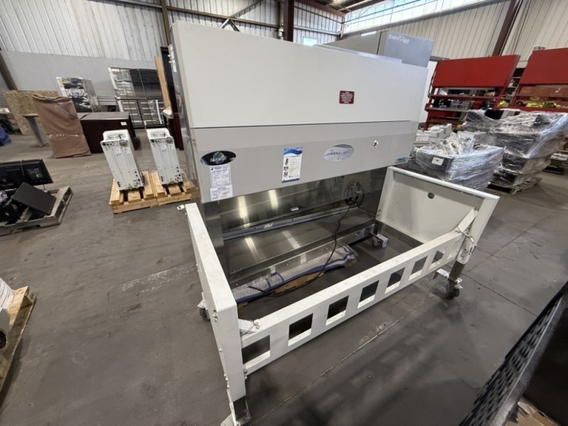 Nuaire Aeromax Biosafety Cabinet w/Stand