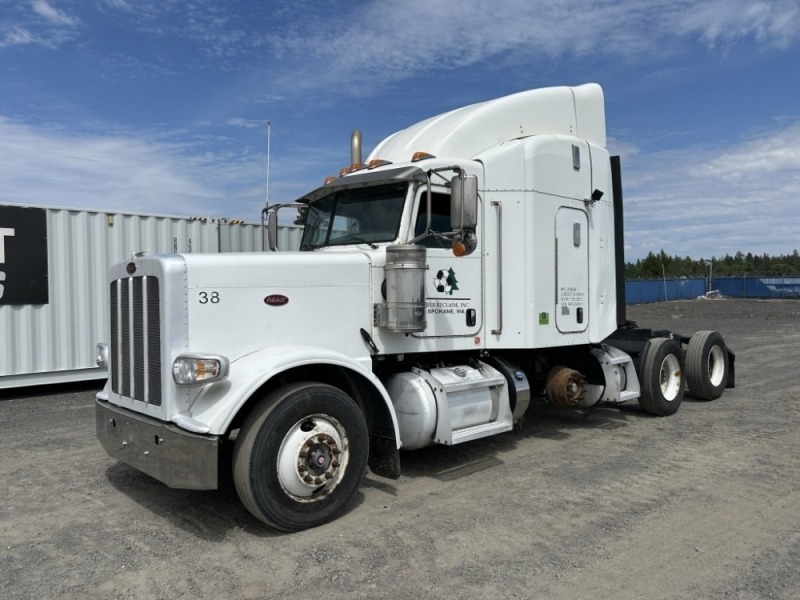 2016 Peterbilt 389 Tri-Axle Sleeper Truck Tractor