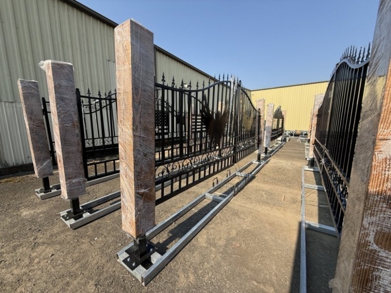 2026 EarthyGrounds Timber & Steel Gate