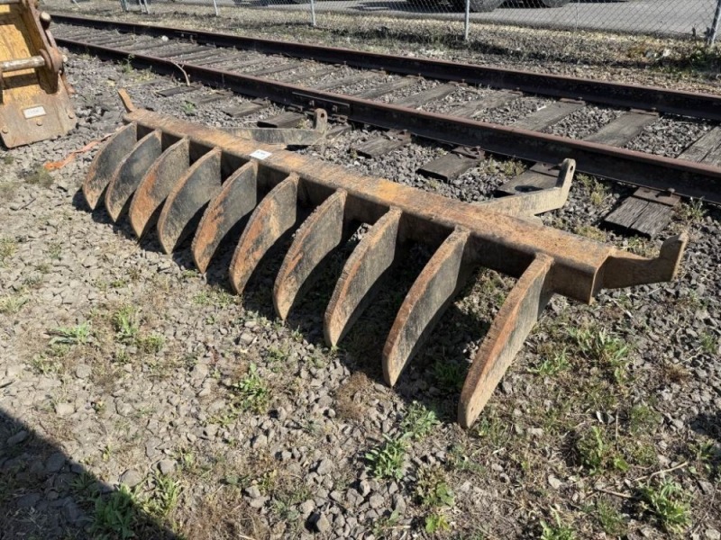 9'6" Brush Rake