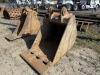 Cat 36" Dig Bucket w/Cutting Edge - 2