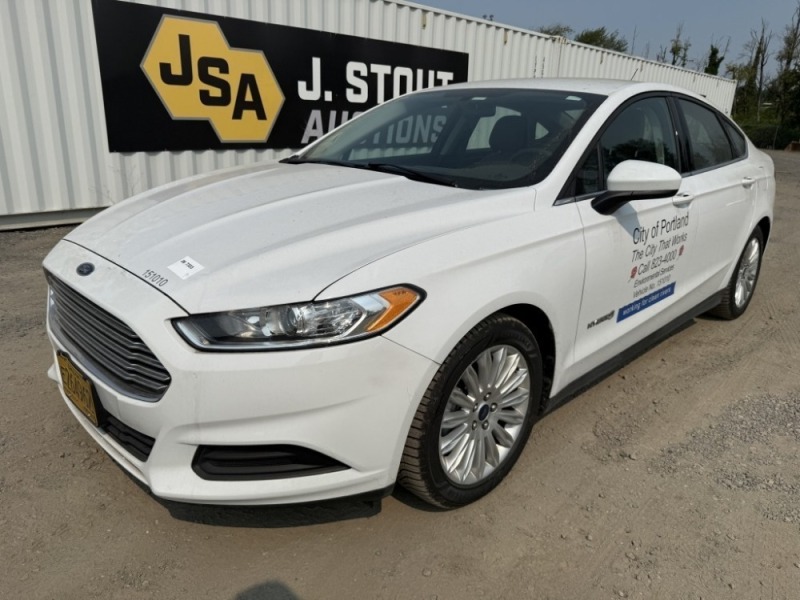 2015 Ford Fusion Hybrid Sedan