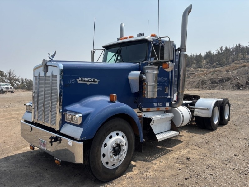 Kenworth T/A Truck Tractor