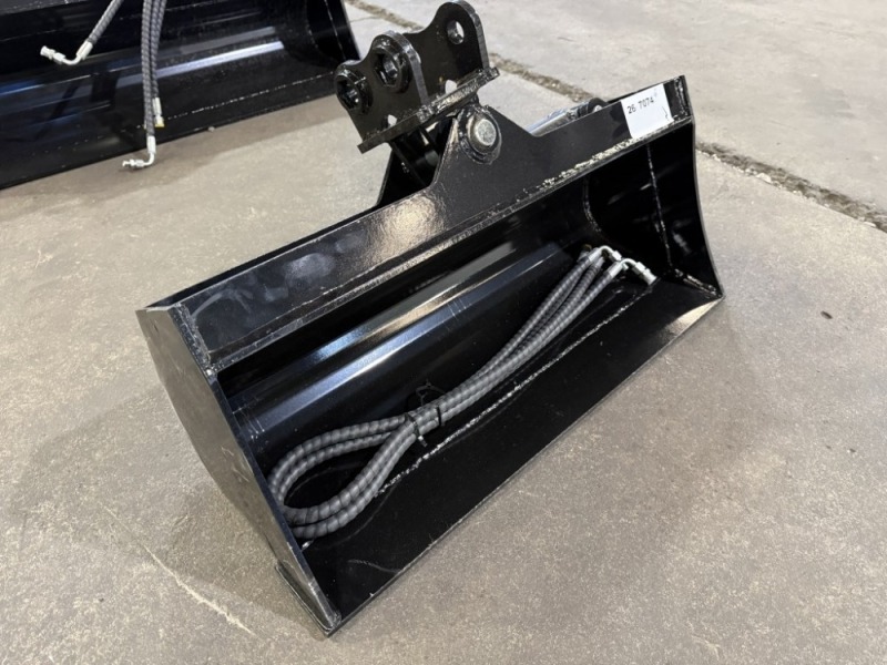 2026 Future 32" Tilting Muck Bucket
