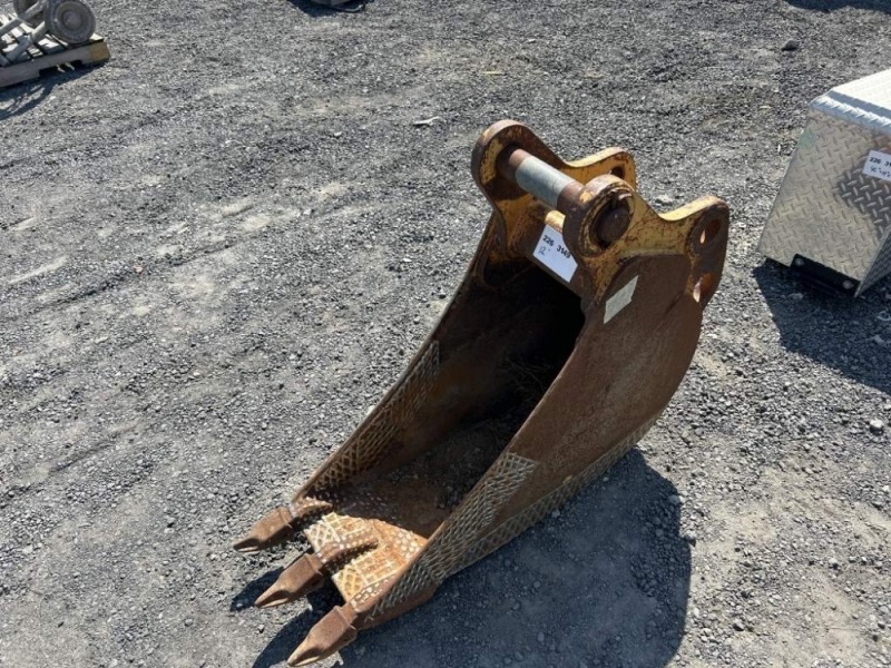 John Deere 12" Dig Bucket