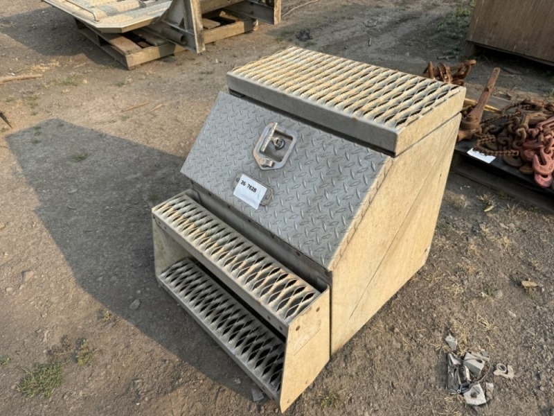 Truck Tractor Storage Compartment Steps