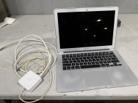Apple MacBook Air Laptop W/Charger