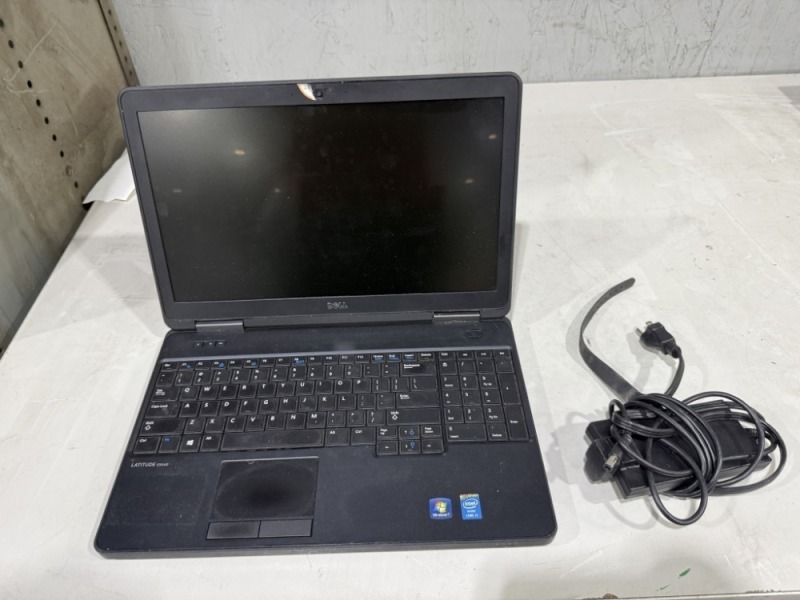 Dell Latitude E5540 Laptop W/Charger