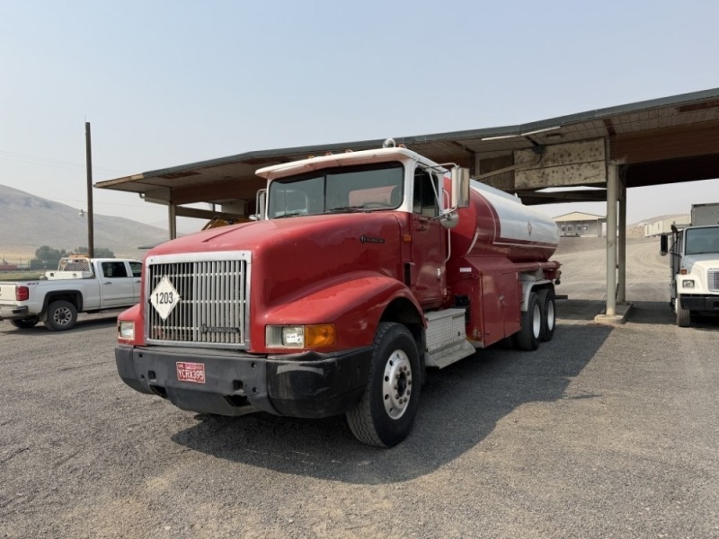 1996 International 9400 T/A Fuel Truck