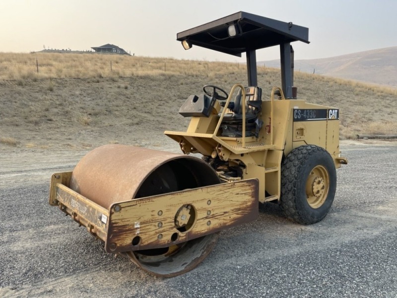 2001 Caterpillar CS433C Vibratory Roller