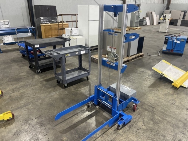 Genie Hand Winch Material Lift