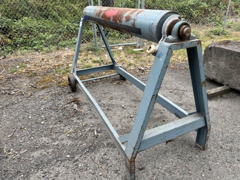 72" Roller Stand
