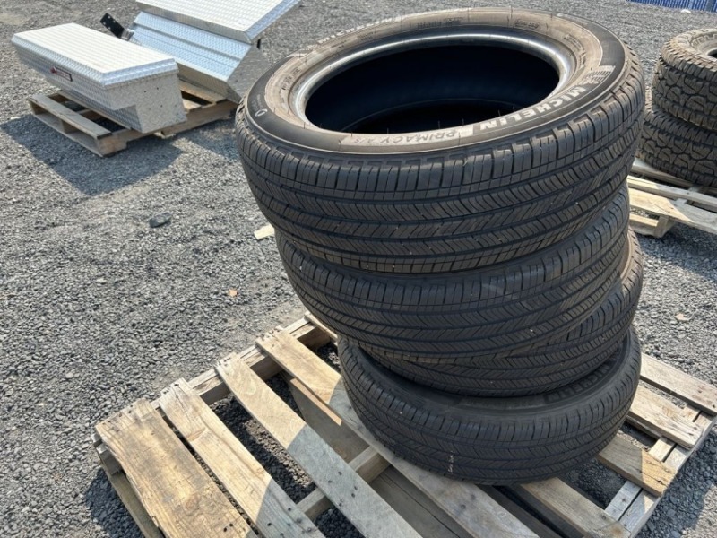 225/60R18 Michelin Primacy Tires, Qty. 4