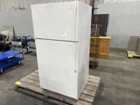 Whirlpool Top-Freezer Refrigerator