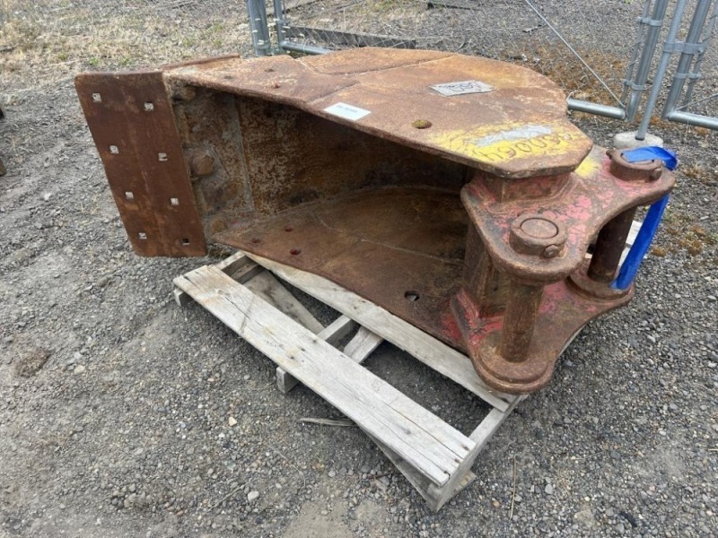 Jones Dig Bucket With Cutting Edge