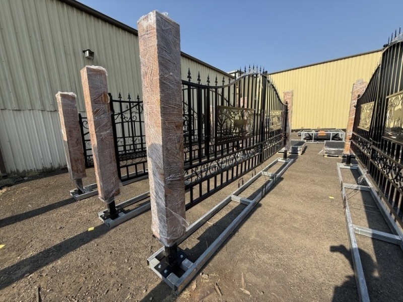 2026 EarthyGrounds Timber & Steel Gate
