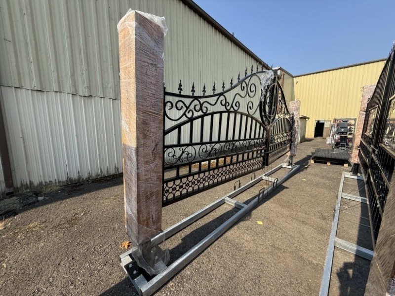 2026 EarthyGrounds Timber & Steel Gate