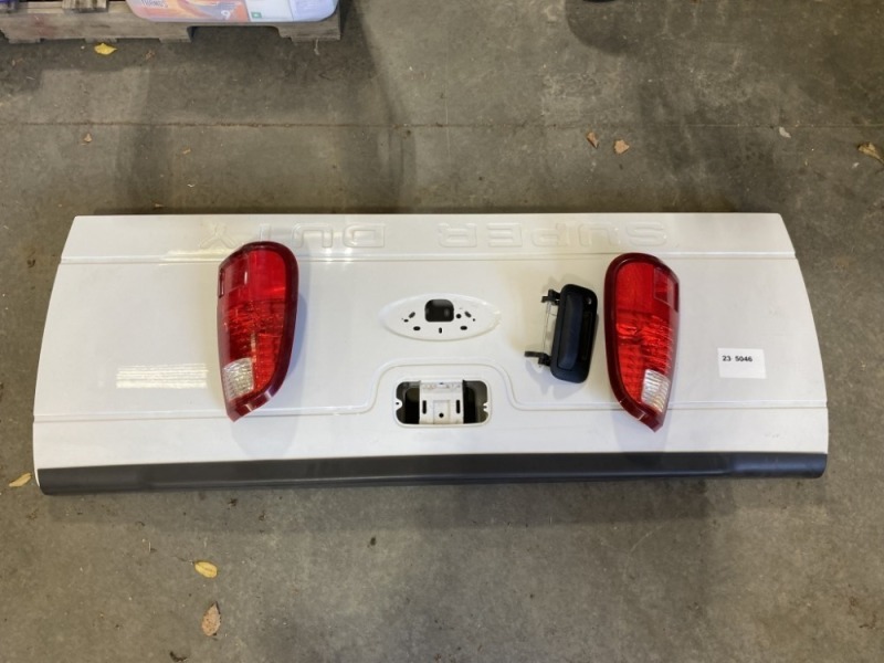 Ford Super Duty Tail Gate