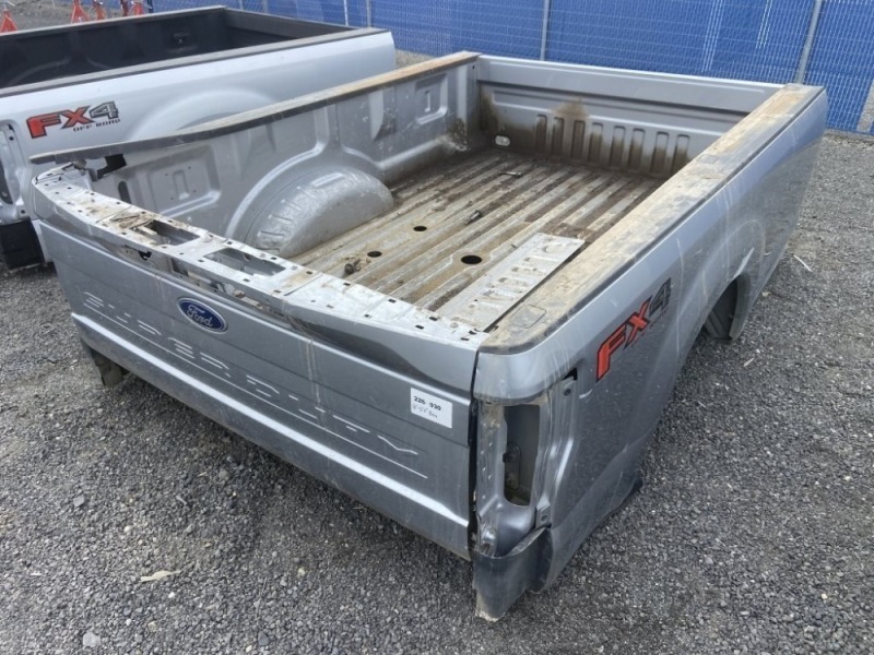 8' Ford F350 Super Duty FX4 Pickup Bed