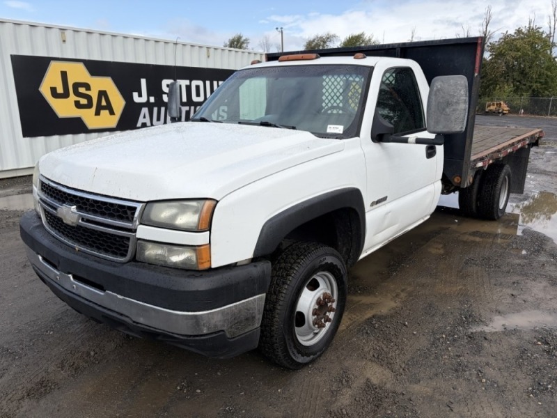 2006 Chevrolet Silverado 3500 Flatbed Truck