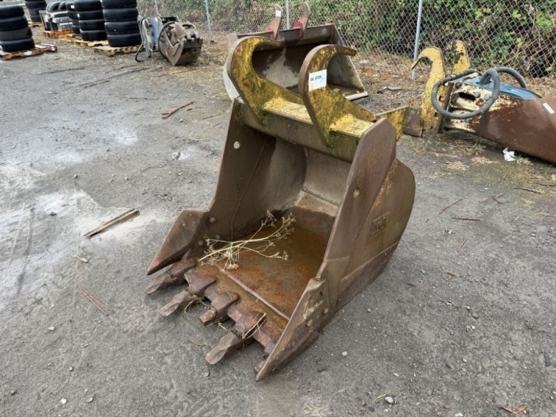 Jones 38" Dig Bucket