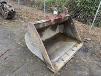 Jones 64" Muck Bucket