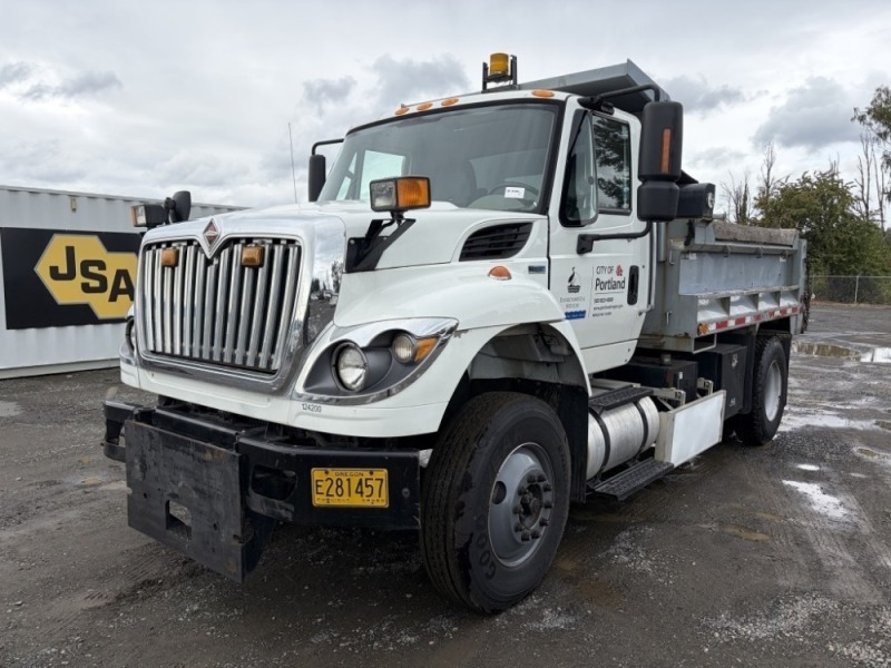 2012 International 7500 S/A Dump Truck