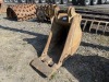 Cat 24" Dig Bucket w/Cutting Edge - 2