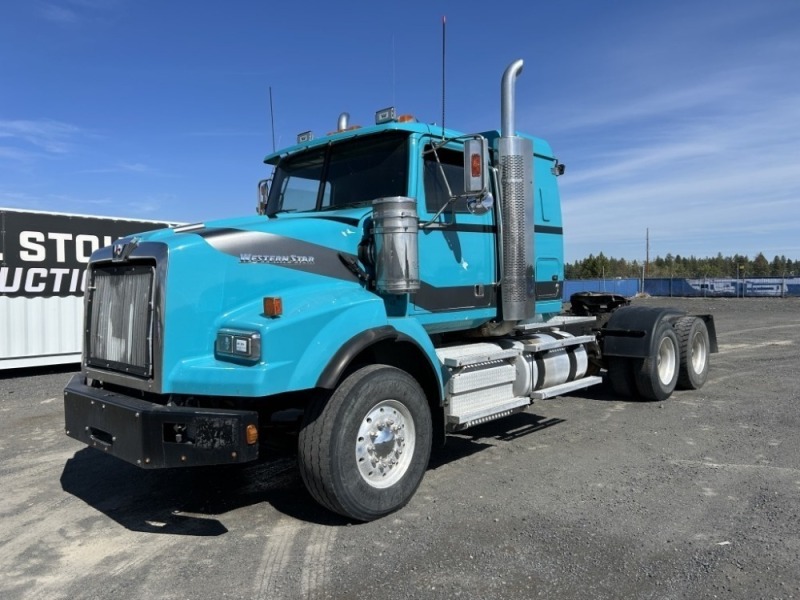 2012 Western Star 4900 T/A Sleeper Truck