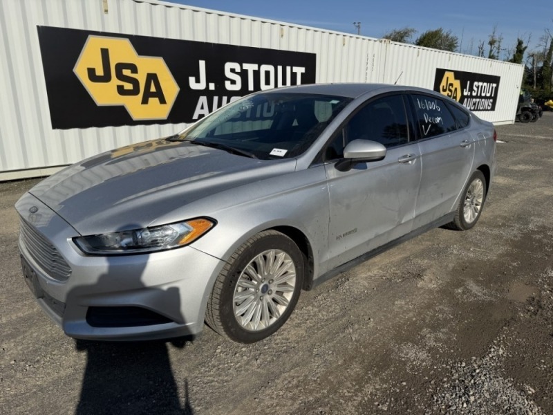 2016 Ford Fusion Hybrid Sedan