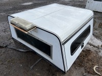 Gemtop Truck Canopy w/Beacon Light