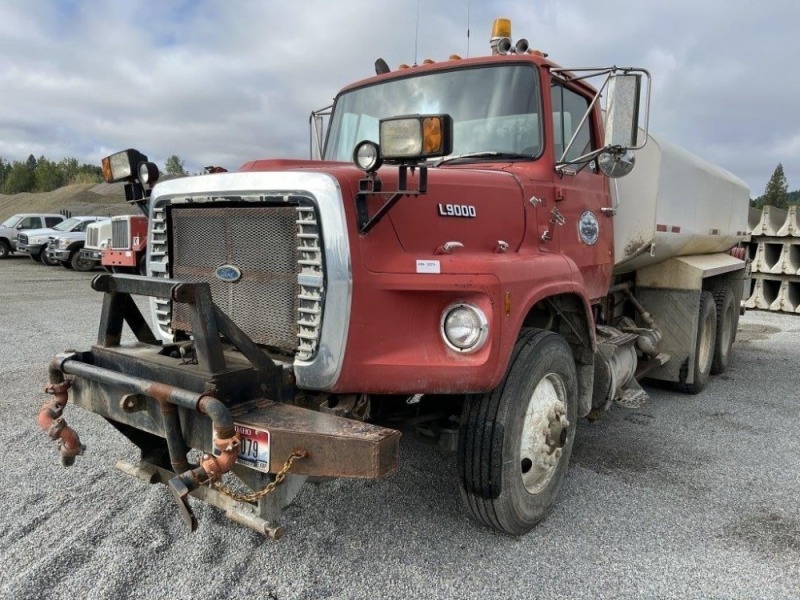 1988 Ford L9000 T/A Water Truck