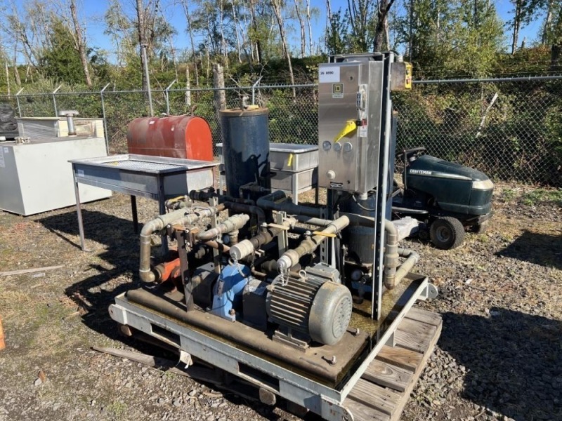 Skid Mounted Oil Pump W/Fork Pockets