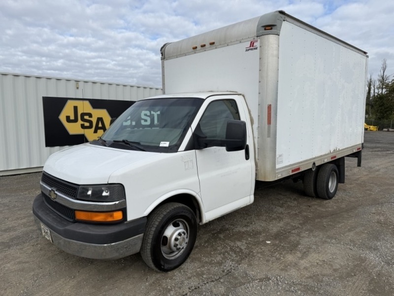 2013 Chevrolet Express Box Truck