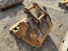 22" Dig Bucket W/Cutting Edge - 4