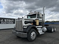 2004 Kenworth W900 T/A Truck Tractor
