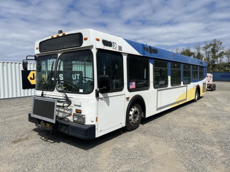 2005 New Flyer D40LF 40' Transit Bus